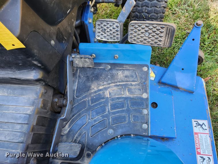 image for item MK9381 1999 New Holland TC21D  MFWD tractor