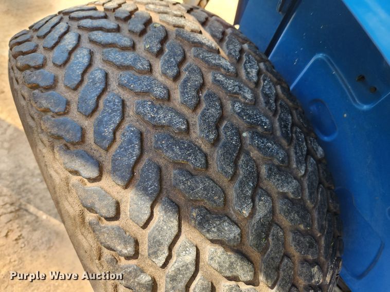 image for item MK9381 1999 New Holland TC21D  MFWD tractor