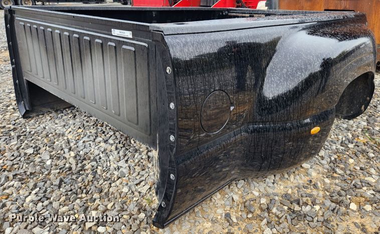 image for item MK9424 Chevrolet Silverado 3500HD  pickup truck bed