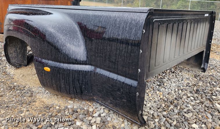 image for item MK9424 Chevrolet Silverado 3500HD  pickup truck bed