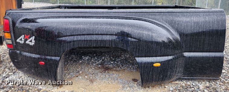 image for item MK9424 Chevrolet Silverado 3500HD  pickup truck bed