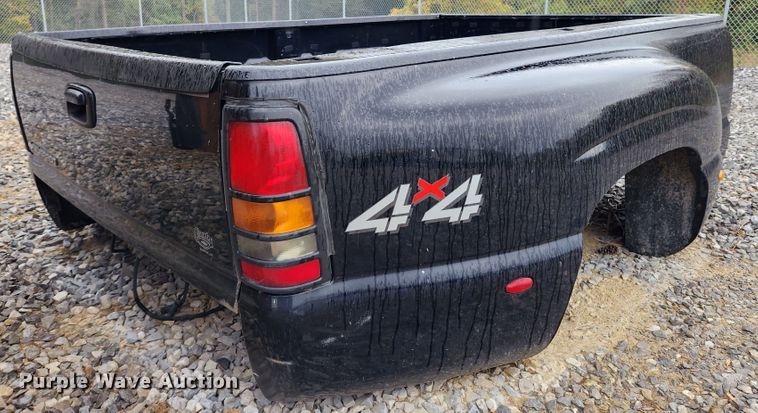 image for item MK9424 Chevrolet Silverado 3500HD  pickup truck bed