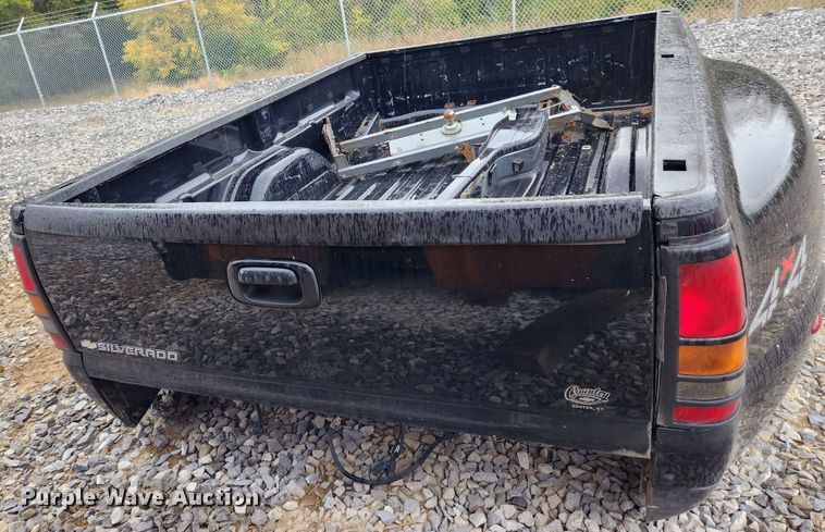 image for item MK9424 Chevrolet Silverado 3500HD  pickup truck bed