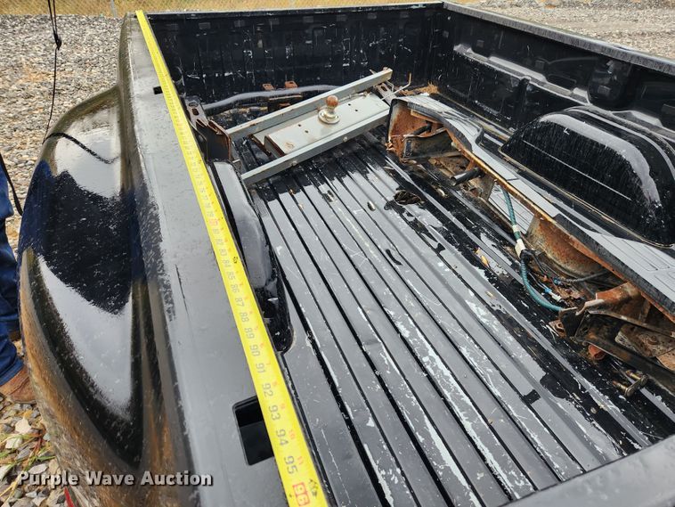 image for item MK9424 Chevrolet Silverado 3500HD  pickup truck bed