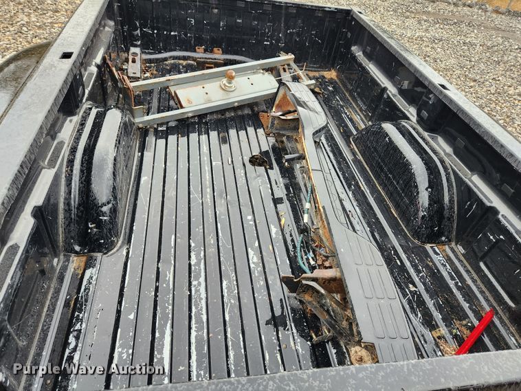 image for item MK9424 Chevrolet Silverado 3500HD  pickup truck bed