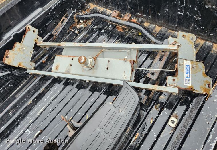 image for item MK9424 Chevrolet Silverado 3500HD  pickup truck bed