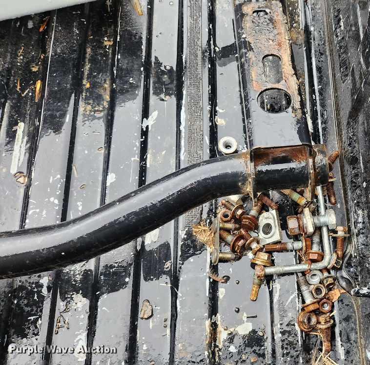 image for item MK9424 Chevrolet Silverado 3500HD  pickup truck bed