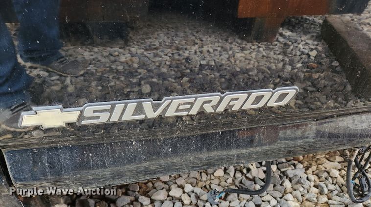 image for item MK9424 Chevrolet Silverado 3500HD  pickup truck bed