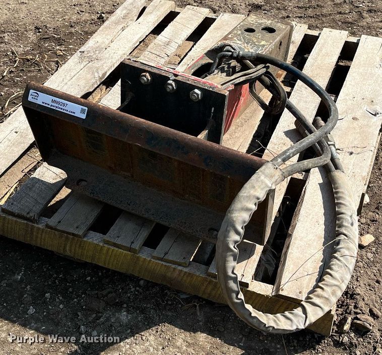 image for item MN9297 Compact utility loader breaker