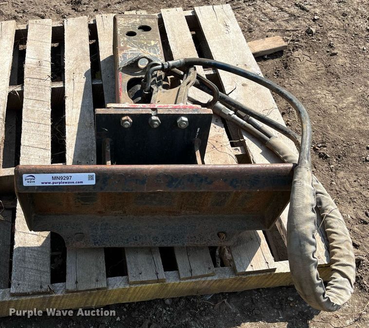 image for item MN9297 Compact utility loader breaker