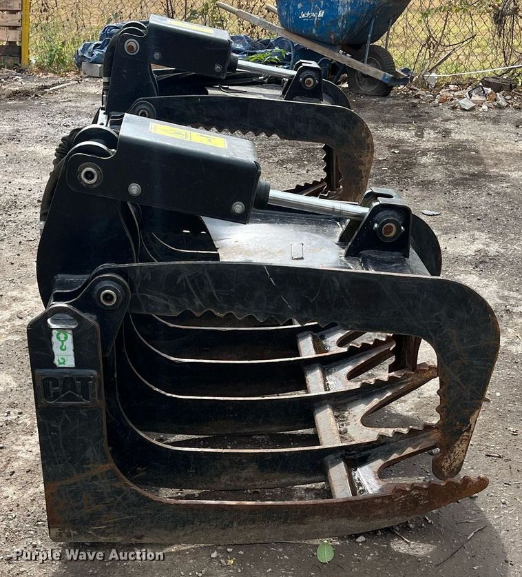 image for item MN9302 Caterpillar  84"W skid steer grapple bucket
