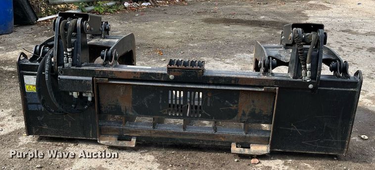 image for item MN9302 Caterpillar  84"W skid steer grapple bucket