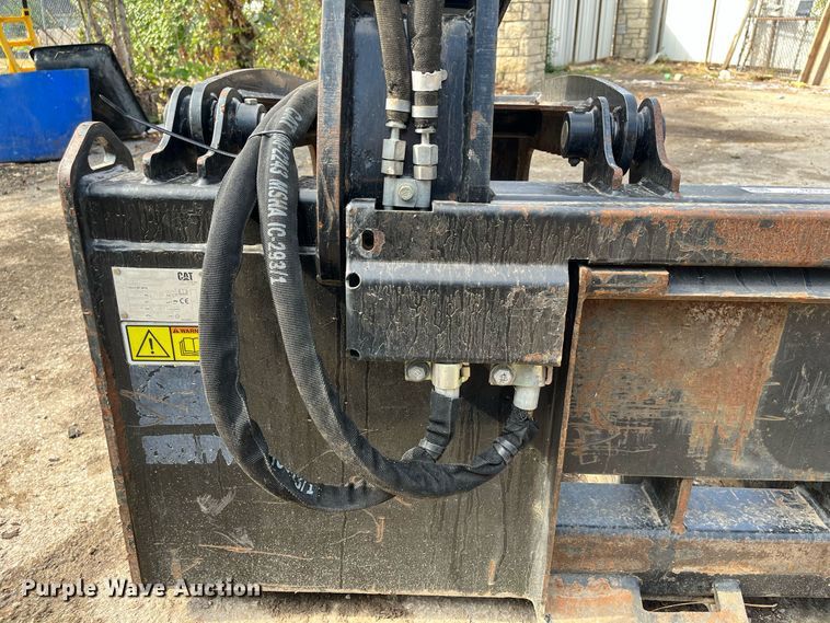 image for item MN9302 Caterpillar  84"W skid steer grapple bucket