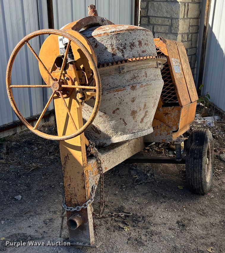 image for item MN9348 Gilson  concrete mixer
