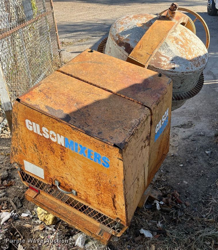 image for item MN9348 Gilson  concrete mixer