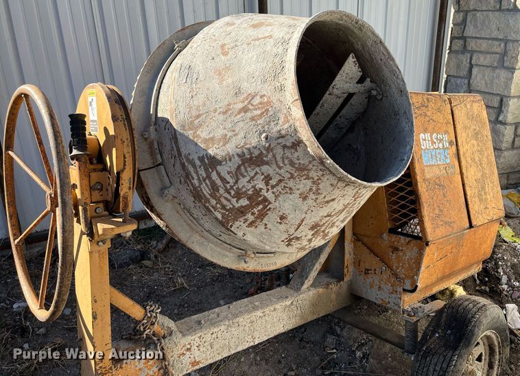 image for item MN9348 Gilson  concrete mixer