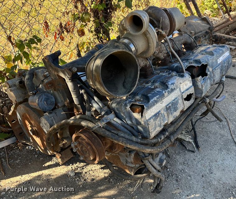 image for item MN9349 2002 Mack E7  engine