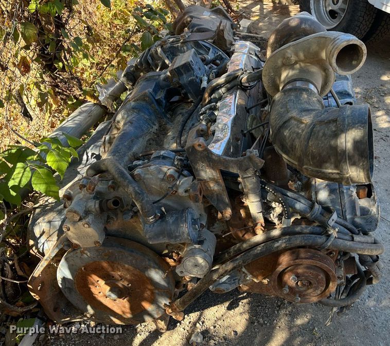 image for item MN9349 2002 Mack E7  engine