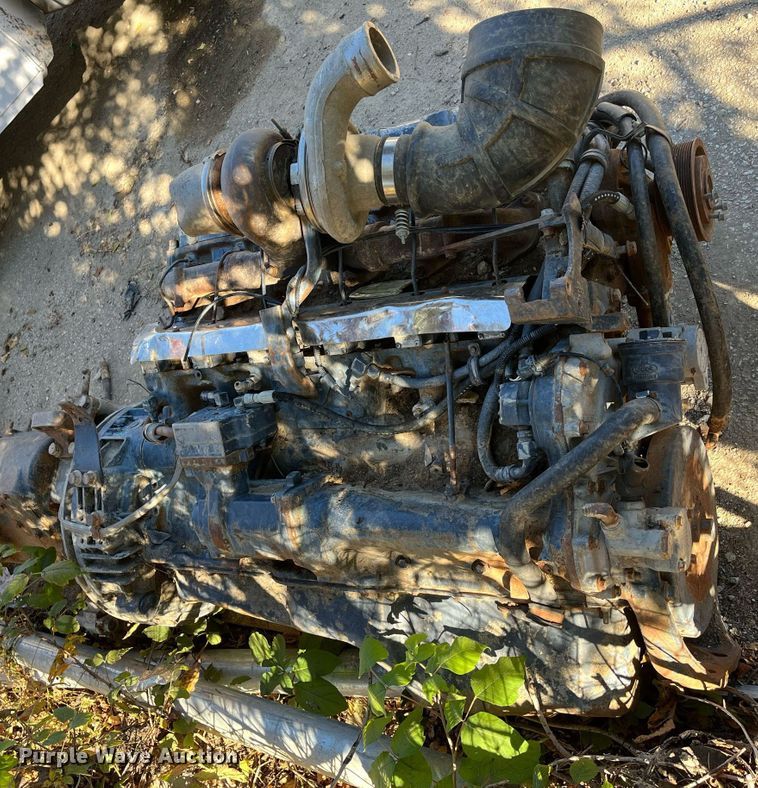 image for item MN9349 2002 Mack E7  engine