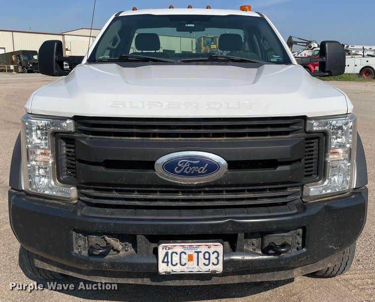 image for item MR9343 2017 Ford F550 Super Duty XL  utility / service truck