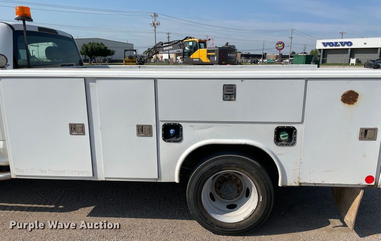 image for item MR9343 2017 Ford F550 Super Duty XL  utility / service truck