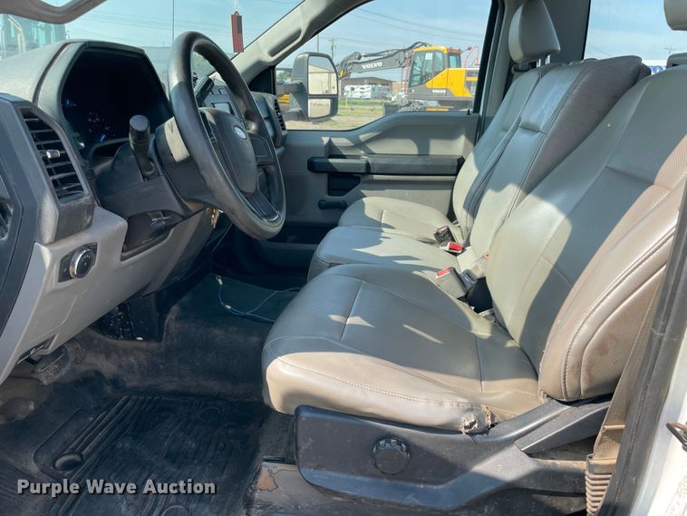 image for item MR9343 2017 Ford F550 Super Duty XL  utility / service truck