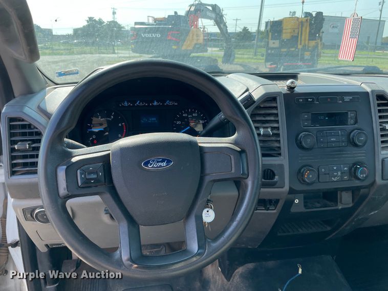 image for item MR9343 2017 Ford F550 Super Duty XL  utility / service truck