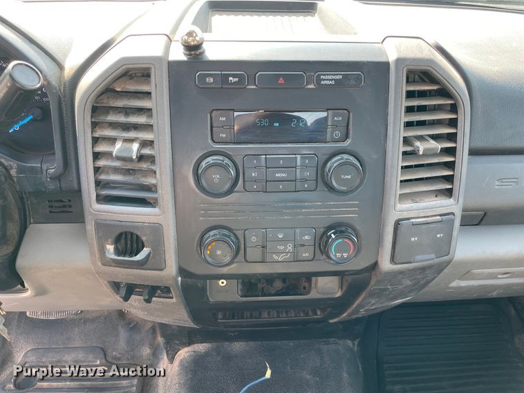 image for item MR9343 2017 Ford F550 Super Duty XL  utility / service truck