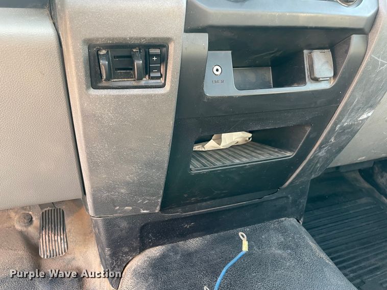 image for item MR9343 2017 Ford F550 Super Duty XL  utility / service truck