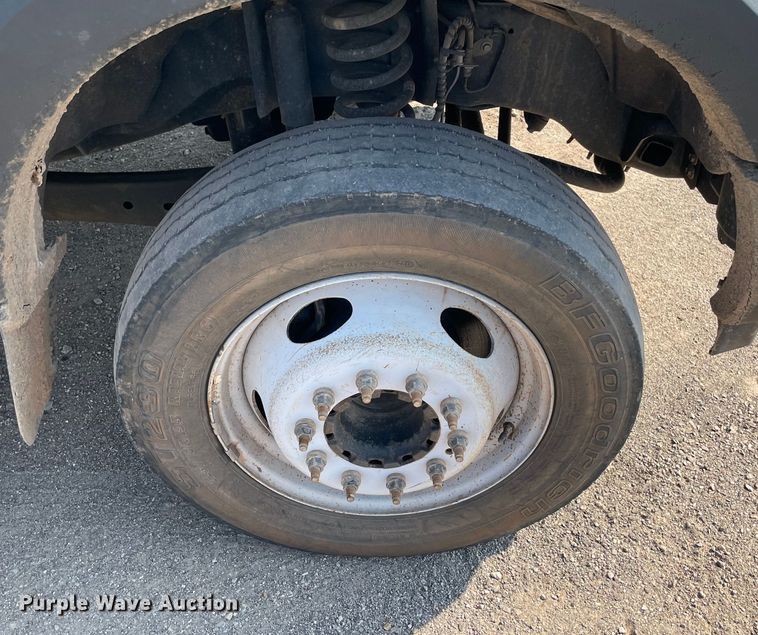 image for item MR9343 2017 Ford F550 Super Duty XL  utility / service truck