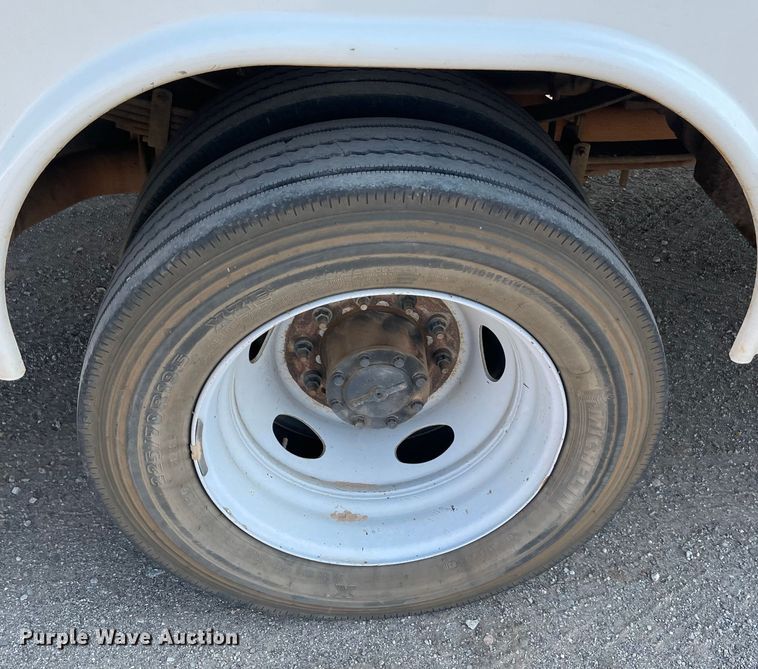 image for item MR9343 2017 Ford F550 Super Duty XL  utility / service truck