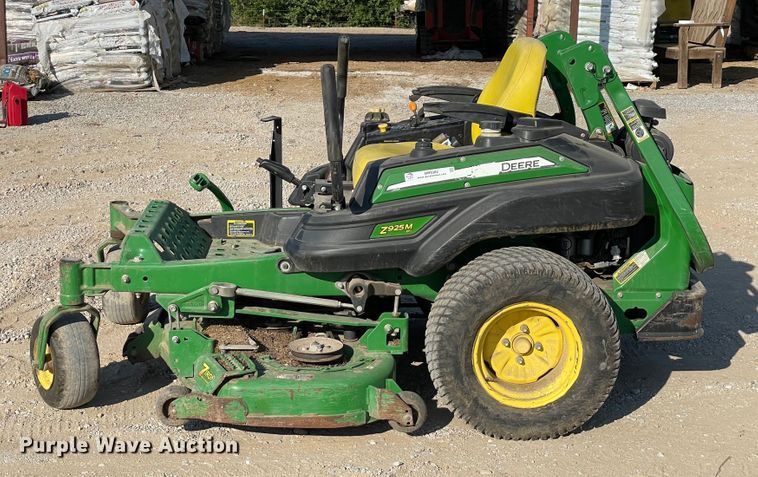 image for item MR9382 John Deere Z925M  lawn mower