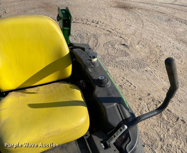 image for item MR9382 John Deere Z925M  lawn mower