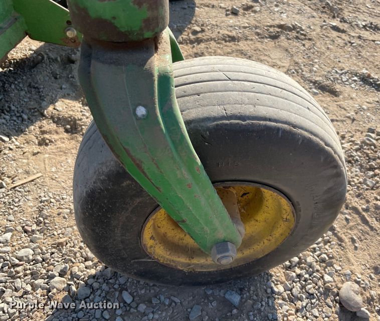 image for item MR9382 John Deere Z925M  lawn mower