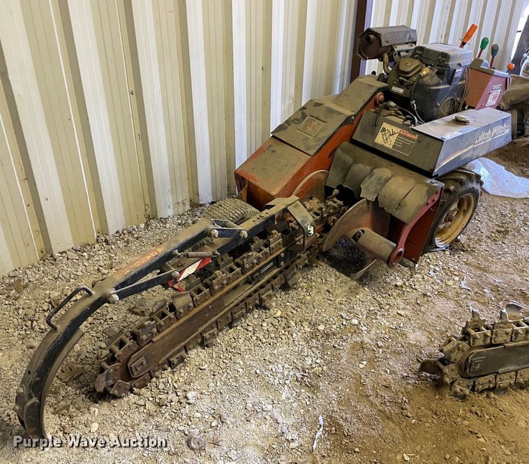 image for item MR9387 2007 Ditch Witch 1820  trencher