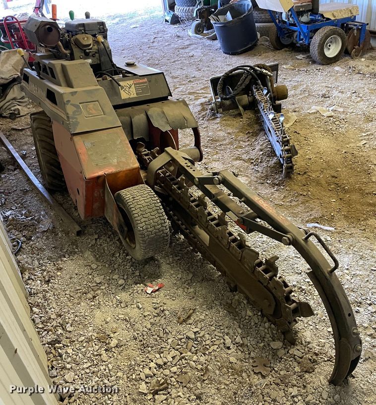 image for item MR9387 2007 Ditch Witch 1820  trencher