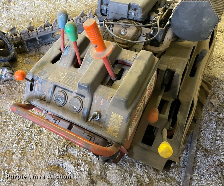 image for item MR9387 2007 Ditch Witch 1820  trencher