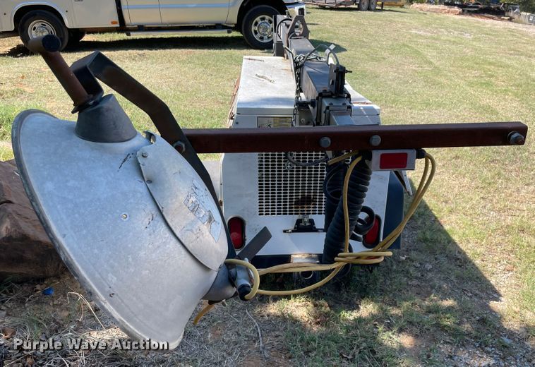 image for item MR9418 2006 Wacker LTC4  light plant