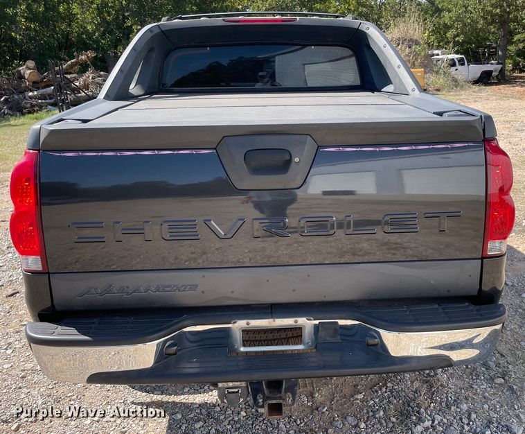 image for item MR9420 2005 Chevrolet Avalanche 1500  pickup truck