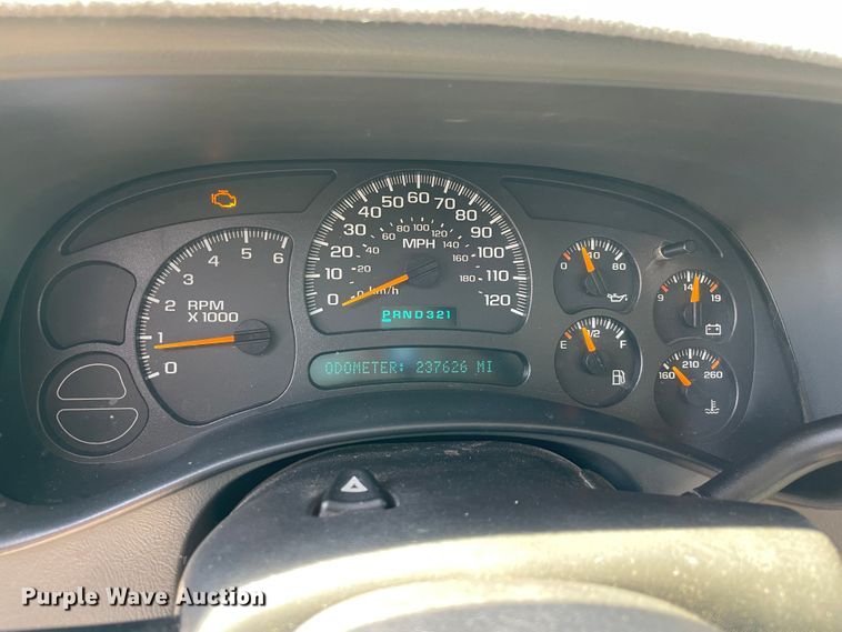 image for item MR9420 2005 Chevrolet Avalanche 1500  pickup truck