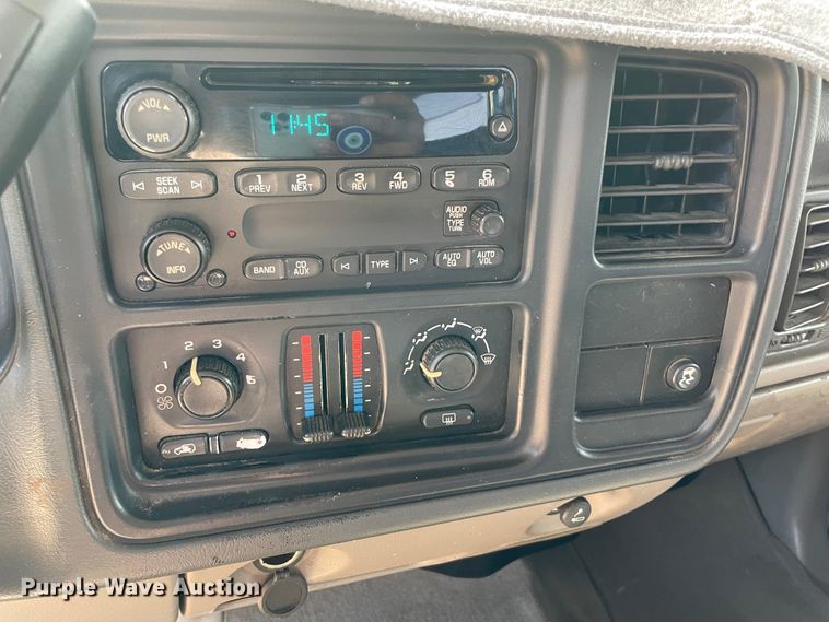 image for item MR9420 2005 Chevrolet Avalanche 1500  pickup truck