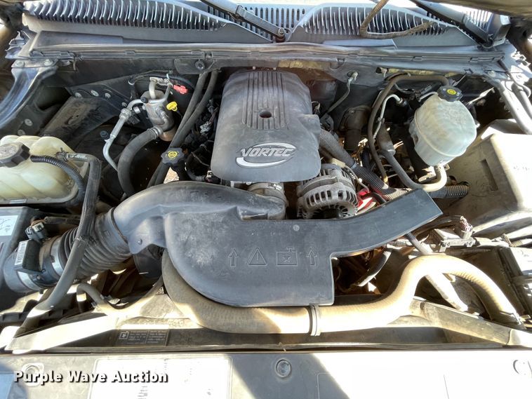 image for item MR9420 2005 Chevrolet Avalanche 1500  pickup truck