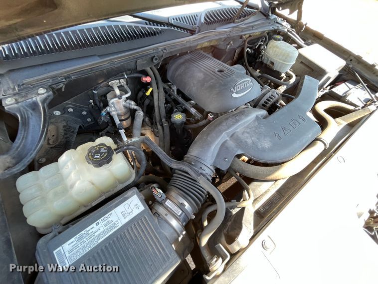 image for item MR9420 2005 Chevrolet Avalanche 1500  pickup truck