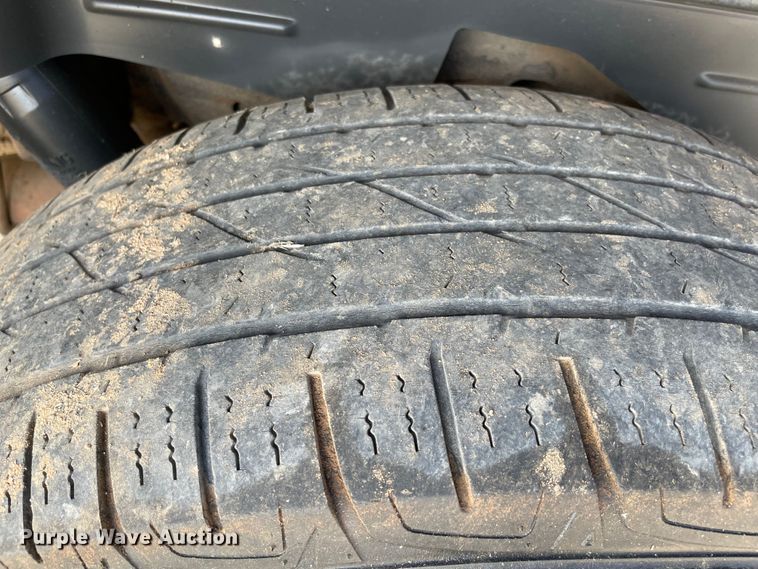 image for item MR9420 2005 Chevrolet Avalanche 1500  pickup truck