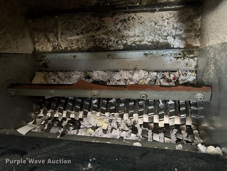 image for item MR9927 Cummins 1460  paper shredder