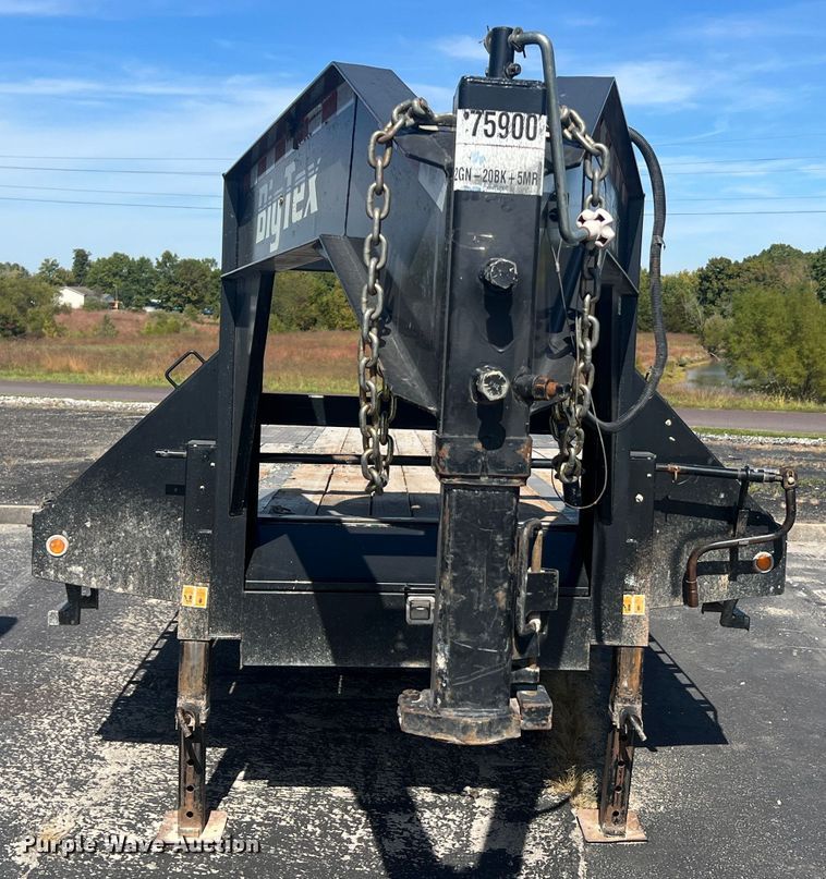 image for item MR9942 2017 Bigtex 22GN-20BK+5MR  equipment trailer