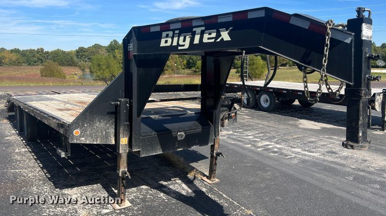 image for item MR9942 2017 Bigtex 22GN-20BK+5MR  equipment trailer