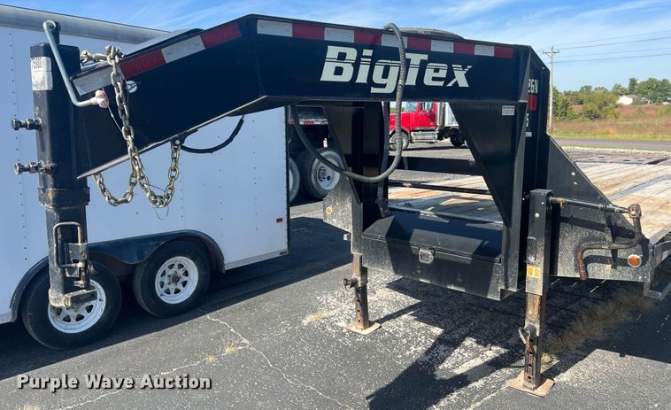 image for item MR9942 2017 Bigtex 22GN-20BK+5MR  equipment trailer