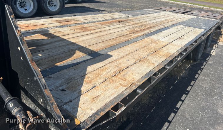 image for item MR9942 2017 Bigtex 22GN-20BK+5MR  equipment trailer