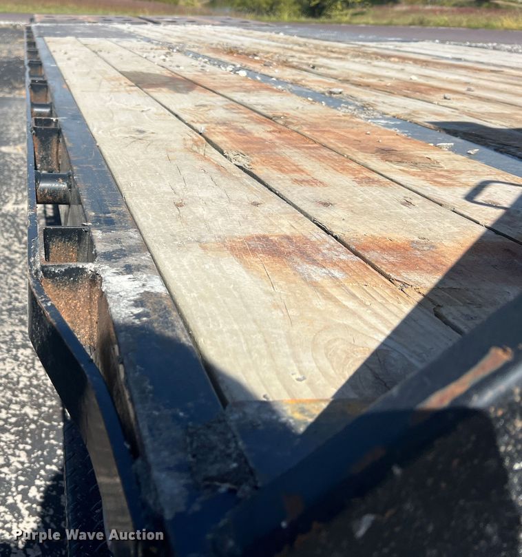 image for item MR9942 2017 Bigtex 22GN-20BK+5MR  equipment trailer